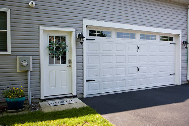 24/7 Emergency Garage Door Panel Replacement experts in Poquott, NY